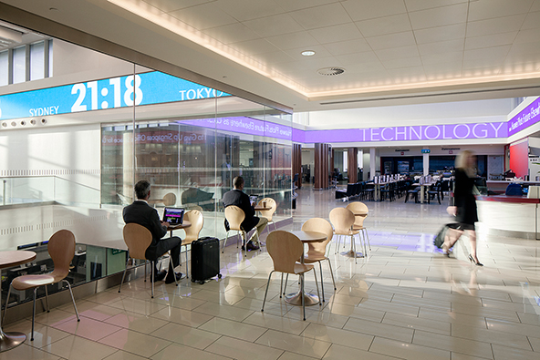 BLOOMBERG_LCY_HUB_08