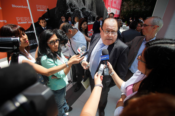 Julio Velarde,