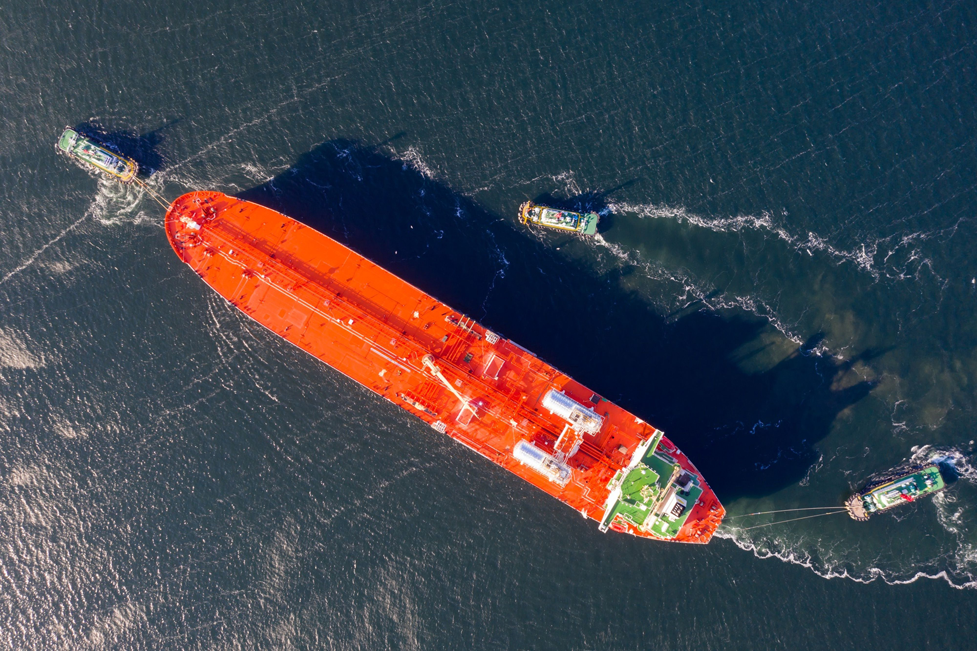 lng-ships-on-the-water-reach-unprecedented-levels-in-may-bloomberg