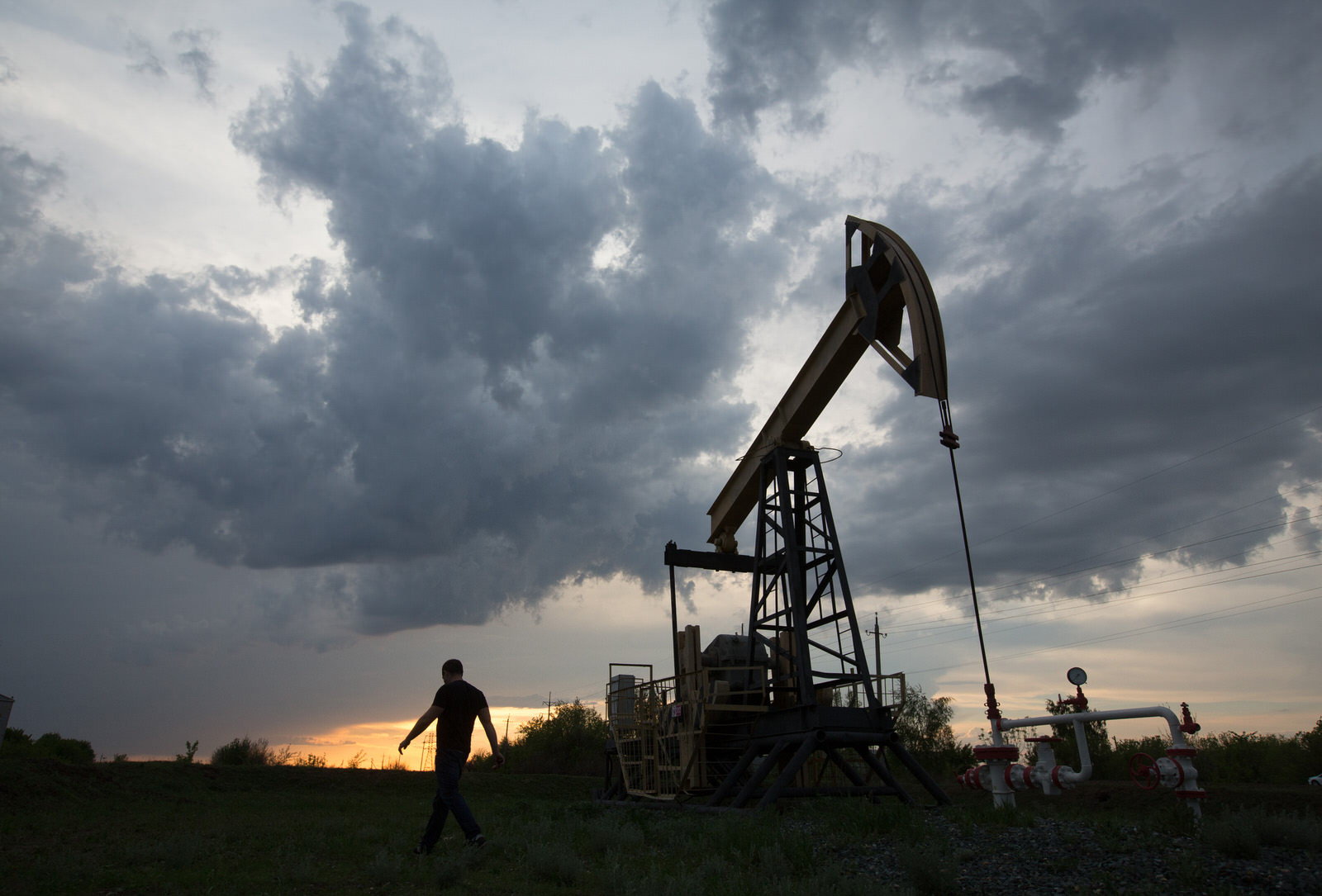 Mercado de petróleo começa a reverter tendência de alta em 2020